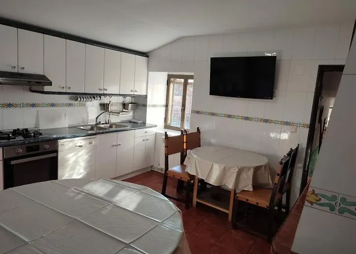 Calida Casa Familiar * Aldealpozo